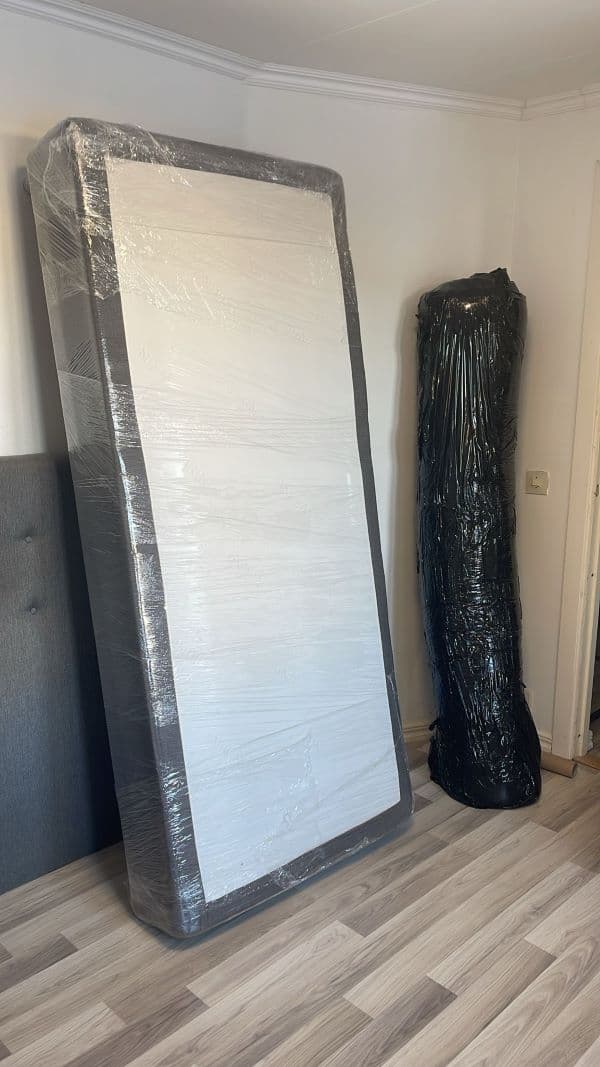 Mattress protected for transport with Artway